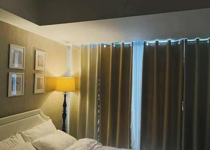 In Paranaque Near Naia- Azure Paranaque Aparthotel *