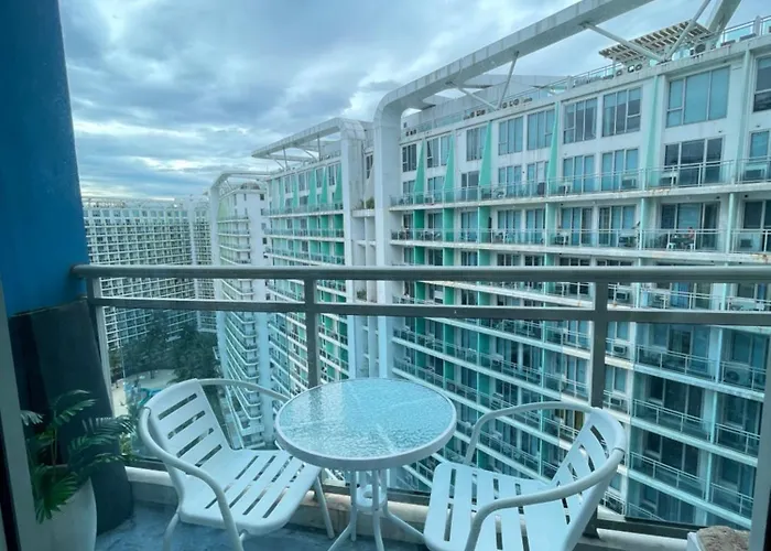 In Paranaque Near Naia- Azure Paranaque Aparthotel Manila